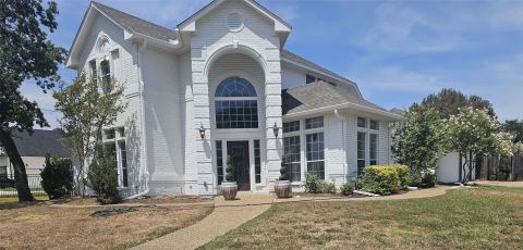 1601 VILLAGE Trail