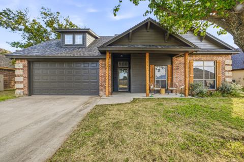 241 Water Oak Lane, Weatherford