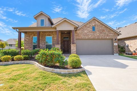 2401 Mockingbird Court