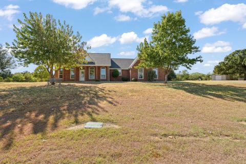 2521 Pecan Springs Road