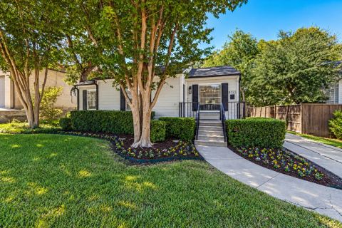 8723 Glencrest Lane