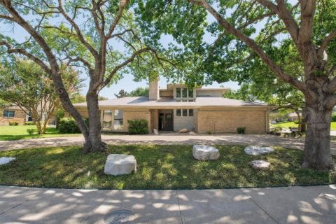 11901 Woodbridge Drive