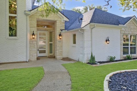 801 Highwoods Trail, Fort Worth