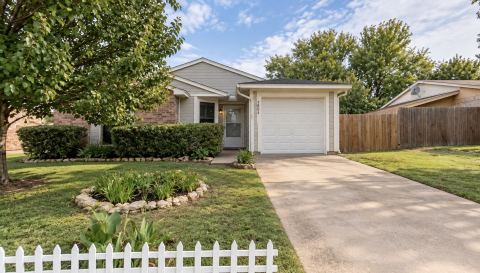7804 Evening Star Drive, Fort Worth