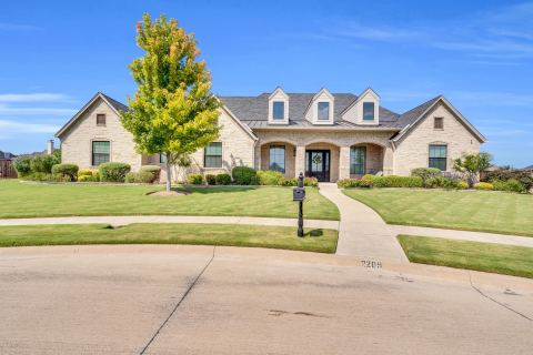 2209 Lyons