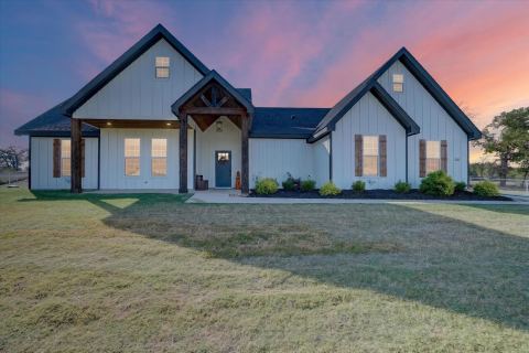 332 Jonny Boy Way