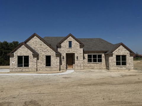 1094 Colt Road