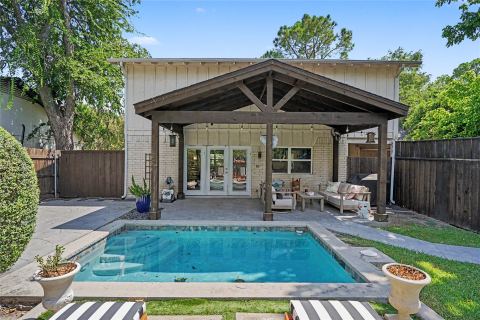 1605 Blake Drive