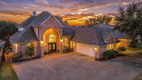 1211 Mallard Way