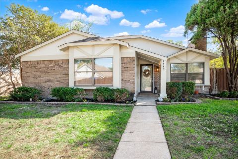 2420 Royal Oaks Drive