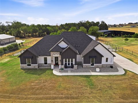 1135 Paradise Parkway