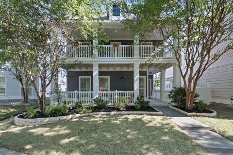 909 Charleston Lane