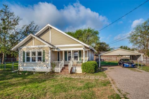 537 N 1st Street, Krum