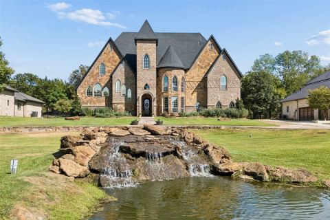 1714 Maranatha Way