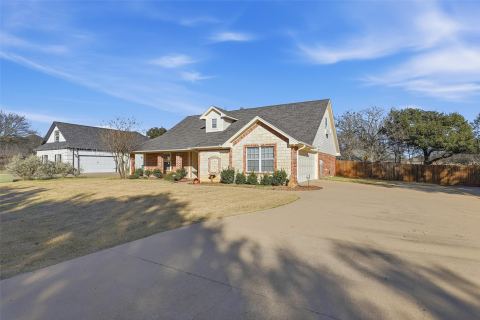 3207 Crossbridge Circle, Granbury