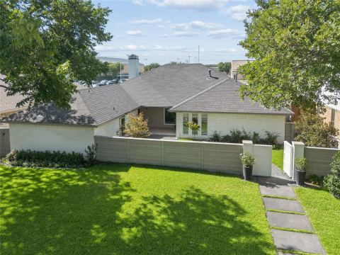1321 Chesterton Drive
