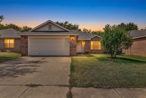 10333 Bear Hollow Drive, Fort Worth
