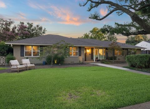 807 Clearwater Drive
