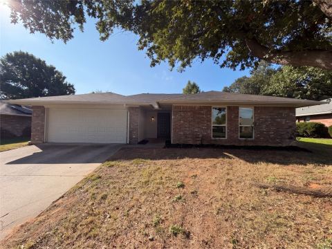 502 Anice Lane, Euless