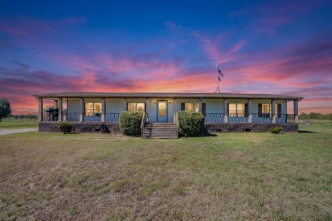 5716 County Road 4516, Commerce