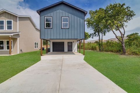 316 W Gambrell Street, Fort Worth
