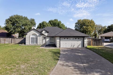 2662 Village Green Drive, Grand Prairie