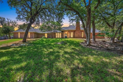 6501 Oakview Drive