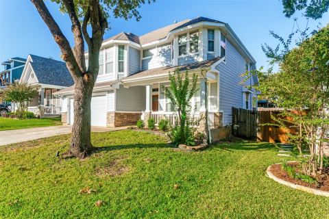 1021 Honeysuckle, Grapevine
