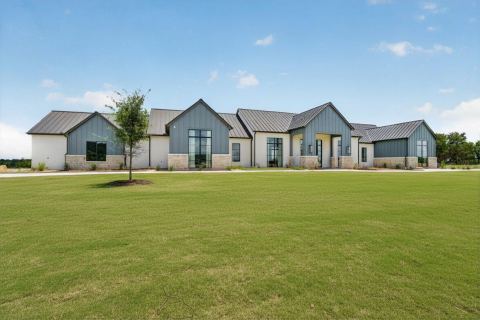 220 Cavalier Court