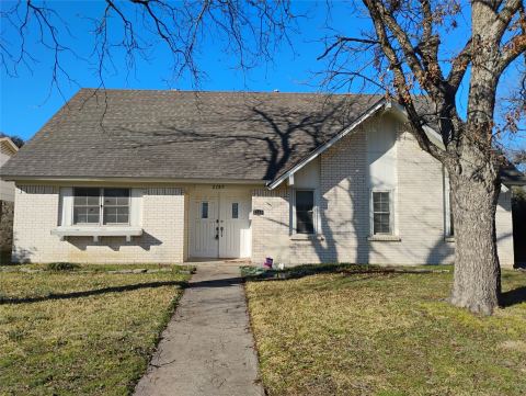 2789 Rollingdale Lane, Farmers Branch