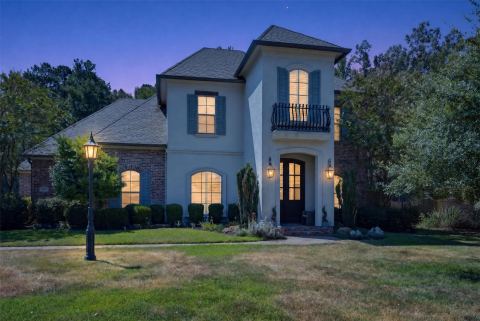 443 Oakwood Trace Court
