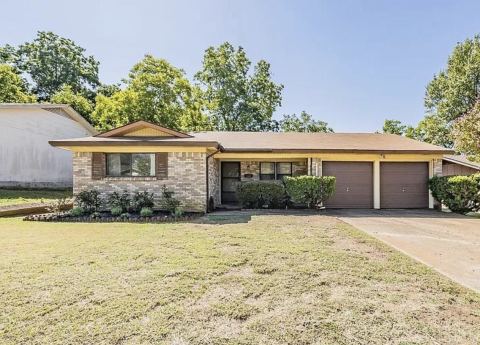 1112 Paula Drive
