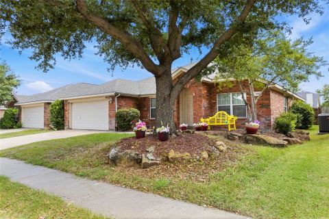 1320 Cattle Crossing Drive, Fort Worth