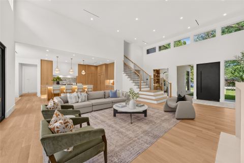 10815 Pinocchio Drive