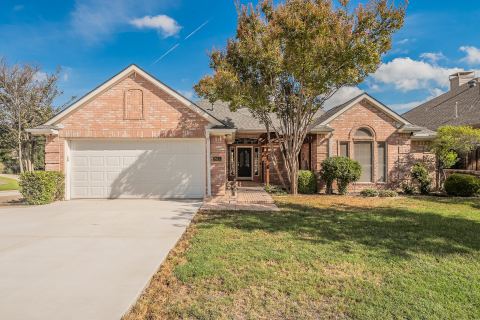 865 Kingwood Court