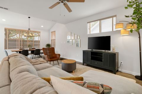 6542 E Lovers Lane