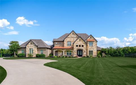 218 Tanner Creek Circle