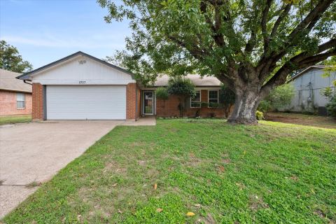 5707 Elm Branch Drive, Arlington