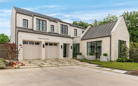 9102 Bluff Hollow Court