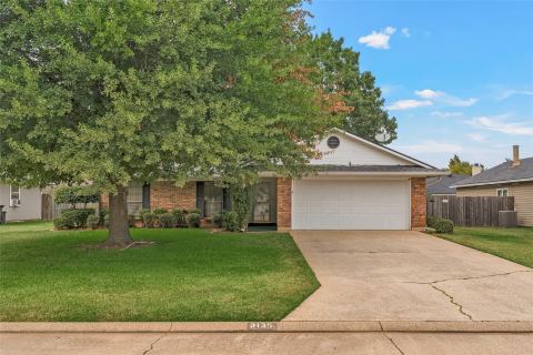 3135 Le Oaks Drive