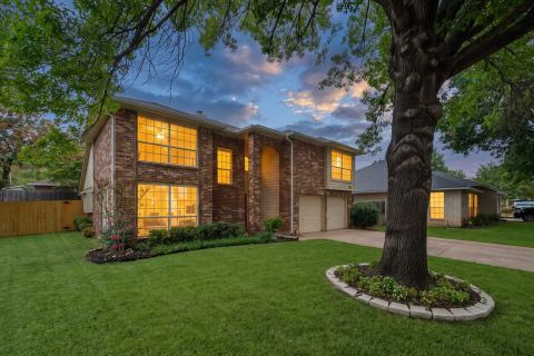 7025 Escondido Drive