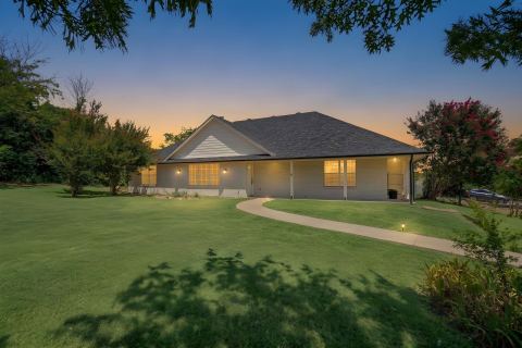 321 E Woody Creek Court