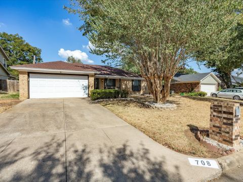 708 NW Sandra Lane