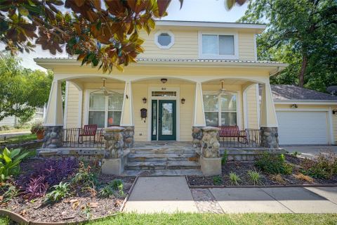 807 Barnes Street