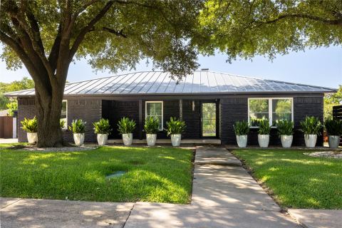 10872 Caprock Circle