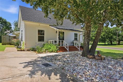 100 Buchanan Street, Whitesboro
