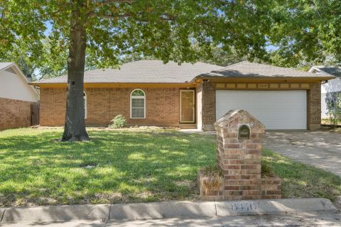6410 Willow Springs Drive, Arlington