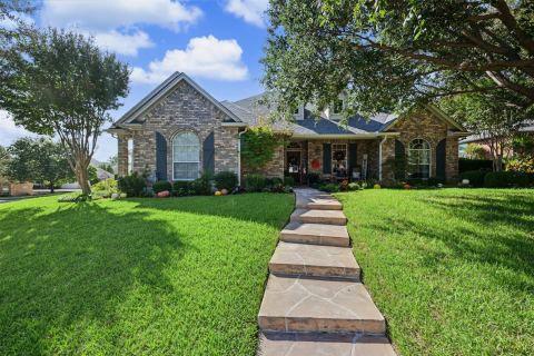 8955 Leslie Court