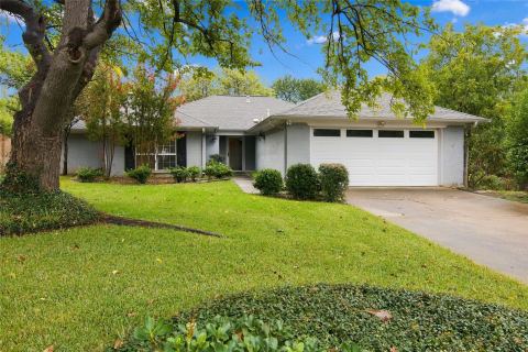 2935 Ridgewood Drive