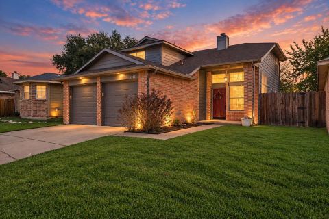 6732 Silver Sage Drive, Fort Worth